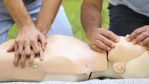 Inicial de soporte vital básico y uso del desfibrilador